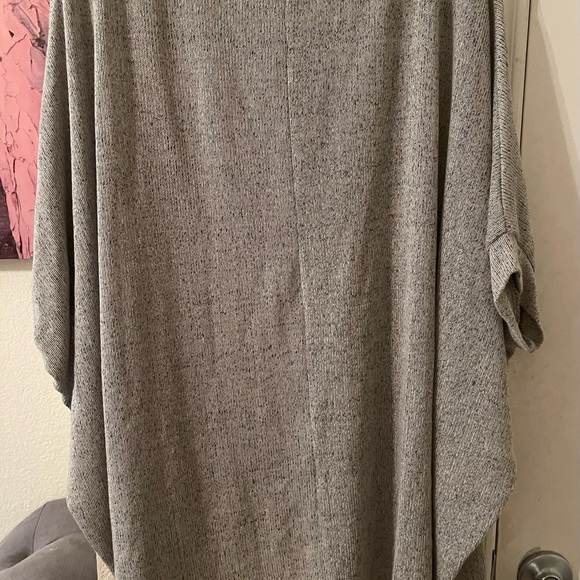 Andree by unit Plus Size Womens gray top size 2X pre-owned - Picture 10 of 11